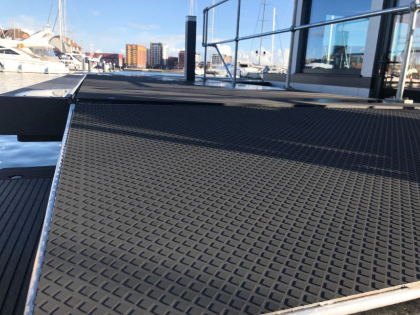 rubber matting for boat docks