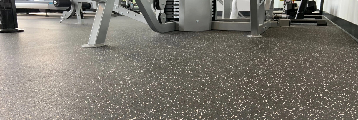 Commercial gym with rubber flooring